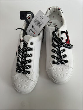 Disney - Minnie Mouse Size 6 Women's Low-top Court Sneakers - New with Tag